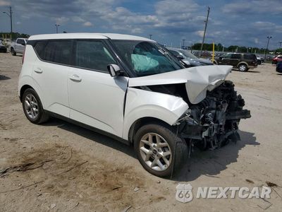 Czwarte zdjęcie samochodu z boku: 2025 KIA SOUL LX VIN:KNDJ23AU8S7935570 - miniatura