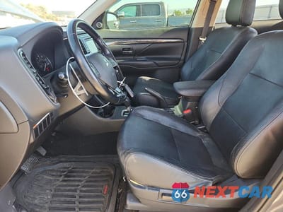Zdjęcie 7 z 13 samochodu: 2016 MITSUBISHI OUTLANDER GT VIN:JA4JZ4AX6GZ010271 - miniatura