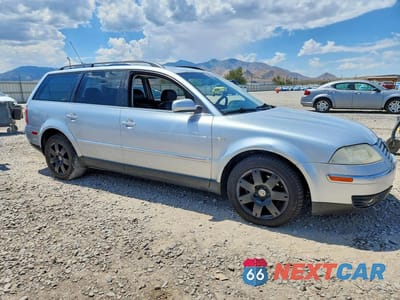 Czwarte zdjęcie samochodu z boku: 2003 VOLKSWAGEN PASSAT GLX 4MOTION VIN:WVWYH63B03E062341 - miniatura