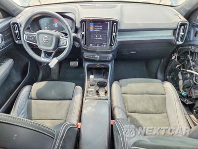 Zdjęcie 8 z 14 samochodu: 2022 VOLVO XC40 T5 R-DESIGN VIN:YV4162UM5N2790044 - miniatura
