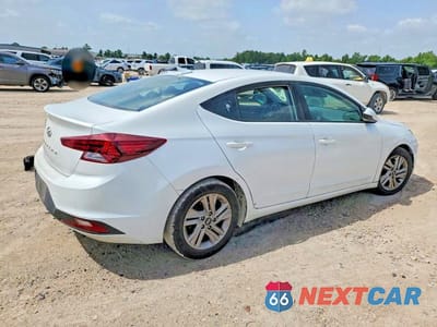 Trzecie zdjęcie samochodu z tyłu: 2020 HYUNDAI ELANTRA SEL VIN:5NPD84LF9LH541413 - miniatura