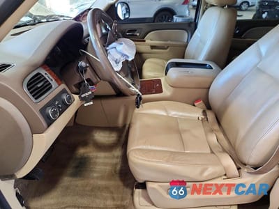 Zdjęcie 7 z 13 samochodu: 2010 CHEVROLET TAHOE K1500 LTZ VIN:1GNUKCE06AR105684 - miniatura