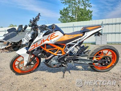 Trzecie zdjęcie samochodu z tyłu: 2017 KTM 390 DUKE VIN:MD2JPJ402HC212371 - miniatura