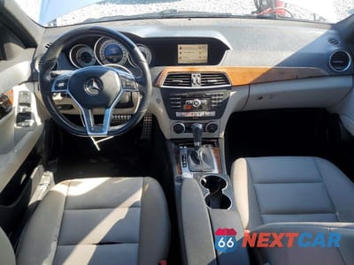 Zdjęcie 8 z 12 samochodu: 2014 MERCEDES-BENZ C 250 VIN:WDDGF4HB0EA948092 - miniatura