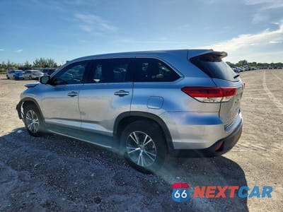 Drugie zdjęcie samochodu z przodu: 2019 TOYOTA HIGHLANDER LE VIN:5TDZARFH3KS047464 - miniatura