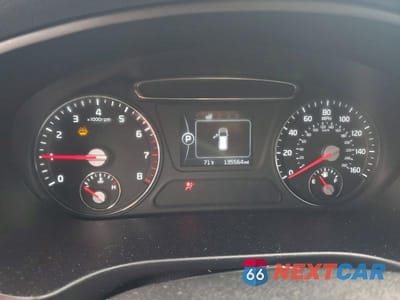 Zdjęcie 9 z 14 samochodu: 2016 KIA SORENTO LX VIN:5XYPGDA35GG148224 - miniatura