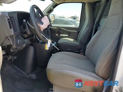 Zdjęcie 7 z 13 samochodu: 2025 CHEVROLET EXPRESS G2500 VIN:1GCWGAFP7S1113098 - miniatura