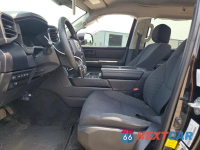 Zdjęcie 7 z 12 samochodu: 2023 TOYOTA TUNDRA SR VIN:5TFKB5DB6PX120866 - miniatura