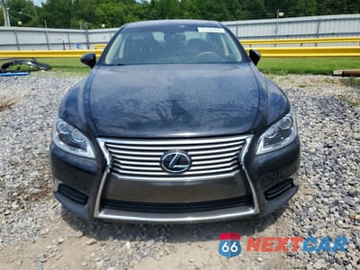 Piąte zdjęcie samochodu w środku: 2017 LEXUS LS 460 BASE VIN:JTHBL5EF8H5146444 - miniatura