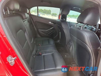 Zdjęcie 10 z 12 samochodu: 2020 MERCEDES-BENZ GLA 250 VIN:WDCTG4EB0LU023456 - miniatura