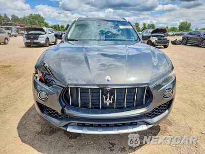 Piąte zdjęcie samochodu w środku: 2017 MASERATI LEVANTE LUXURY VIN:ZN661XUL4HX210560 - miniatura