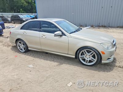 Czwarte zdjęcie samochodu z boku: 2011 MERCEDES-BENZ C VIN:WDDGF8BB7BR145650 - miniatura