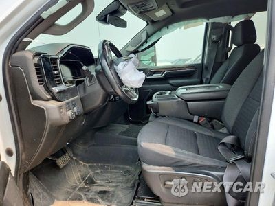 Zdjęcie 7 z 12 samochodu: 2024 CHEVROLET SILVERADO K3500 LT VIN:1GC4YTE77RF104643 - miniatura