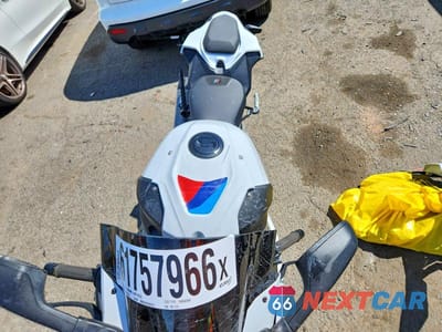 Piąte zdjęcie samochodu w środku: 2026 BMW S 1000 RR VIN:WB10P2305T6M27434 - miniatura