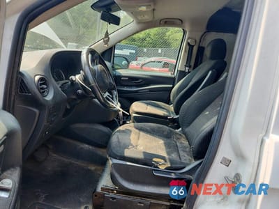 Zdjęcie 7 z 12 samochodu: 2016 MERCEDES-BENZ METRIS VIN:WD3PG2EA9G3086290 - miniatura