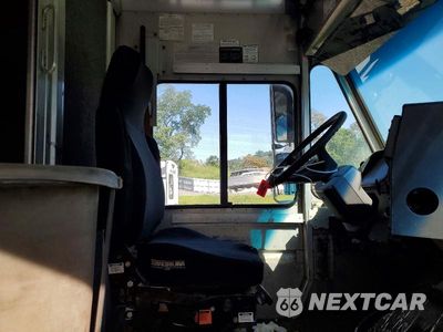Zdjęcie 7 z 12 samochodu: 2012 FREIGHTLINER MT45 CHASSIS BOX TRUCK VIN:4UZAAPDU4CCBL7709 - miniatura
