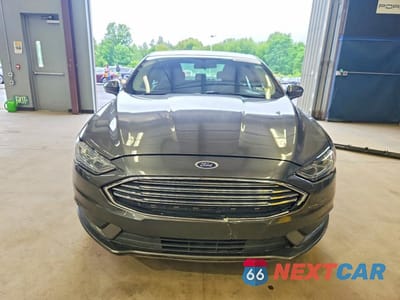 Piąte zdjęcie samochodu w środku: 2017 FORD FUSION SE VIN:3FA6P0H71HR136632 - miniatura