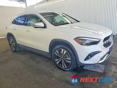 Czwarte zdjęcie samochodu z boku: 2025 MERCEDES-BENZ GLA 250 VIN:W1N4N4GBXSJ734944 - miniatura