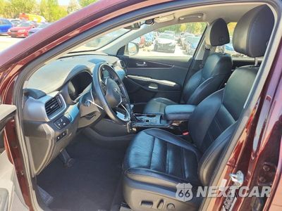 Zdjęcie 7 z 14 samochodu: 2019 KIA SORENTO EX V6 VIN:5XYPH4A52KG454210 - miniatura