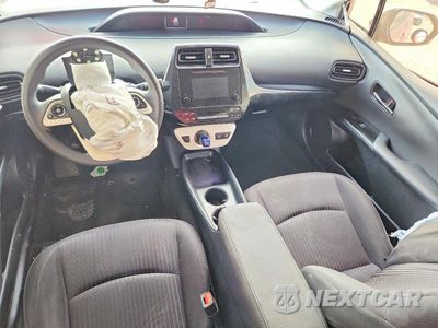 Zdjęcie 8 z 12 samochodu: 2018 TOYOTA PRIUS TWO VIN:JTDKBRFU2J3599923 - miniatura
