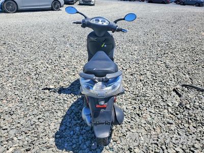 Czwarte zdjęcie samochodu z boku: 2009 PIAGGIO FLY 150 VIN:ZAPM578F394000910 - miniatura