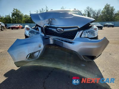 Piąte zdjęcie samochodu w środku: 2016 SUBARU FORESTER 2.5I PREMIUM VIN:JF2SJADC4GH520862 - miniatura