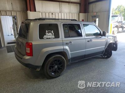 Trzecie zdjęcie samochodu z tyłu: 2016 JEEP PATRIOT SPORT VIN:1C4NJRBB3GD509881 - miniatura