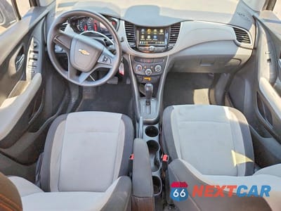 Zdjęcie 8 z 14 samochodu: 2018 CHEVROLET TRAX LS VIN:3GNCJKSB8JL374629 - miniatura