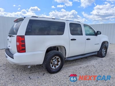 Trzecie zdjęcie samochodu z tyłu: 2013 CHEVROLET SUBURBAN K1500 VIN:1GNSK5E7XDR269704 - miniatura