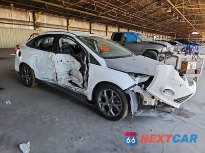 Czwarte zdjęcie samochodu z boku: 2013 FORD FOCUS SE VIN:1FADP3F27DL363297 - miniatura