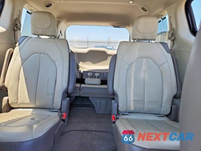 Zdjęcie 10 z 14 samochodu: 2018 CHRYSLER PACIFICA TOURING L VIN:2C4RC1BG5JR197818 - miniatura