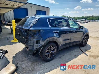 Trzecie zdjęcie samochodu z tyłu: 2022 KIA SPORTAGE LX VIN:KNDPMCAC4N7027035 - miniatura