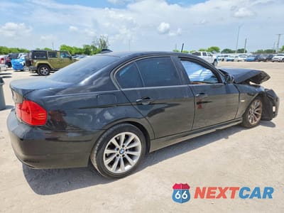 Trzecie zdjęcie samochodu z tyłu: 2011 BMW 328 I VIN:WBAPH7C52BE675052 - miniatura