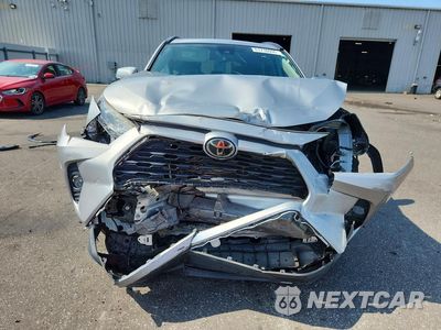 Piąte zdjęcie samochodu w środku: 2019 TOYOTA RAV4 XLE PREMIUM VIN:2T3C1RFV0KW019633 - miniatura