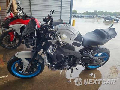 Trzecie zdjęcie samochodu z tyłu: 2025 YAMAHA MTN1000 VIN:JYARN79E4SA001953 - miniatura