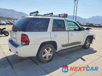 Trzecie zdjęcie samochodu z tyłu: 2008 CHEVROLET TRAILBLAZER LS VIN:1GNDT13S182223926 - miniatura