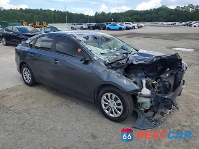 Czwarte zdjęcie samochodu z boku: 2019 KIA FORTE FE VIN:3KPF24AD8KE077061 - miniatura