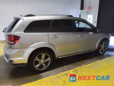 Trzecie zdjęcie samochodu z tyłu: 2017 DODGE JOURNEY CROSSROAD VIN:3C4PDCGB2HT524504 - miniatura