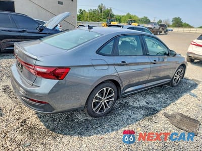 Trzecie zdjęcie samochodu z tyłu: 2025 VOLKSWAGEN JETTA SPORT VIN:3VWBX7BU2SM064390 - miniatura