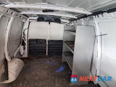 Zdjęcie 10 z 13 samochodu: 2020 CHEVROLET EXPRESS G2500 VIN:1GCWGAFG3L1275831 - miniatura