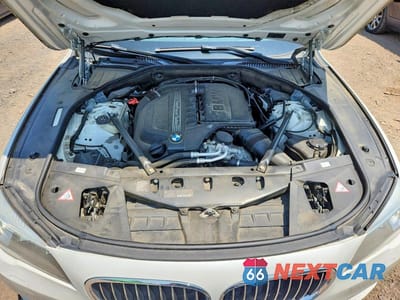 Zdjęcie 11 z 12 samochodu: 2013 BMW 740 LI VIN:WBAYE4C52DD137066 - miniatura