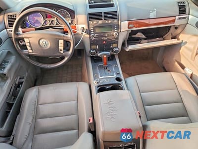 Zdjęcie 8 z 14 samochodu: 2004 VOLKSWAGEN TOUAREG VIN:WVGBC67L74D038239 - miniatura