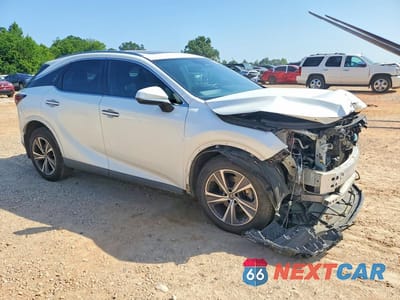 Czwarte zdjęcie samochodu z boku: 2023 LEXUS RX 350 PREMIUM VIN:JTJCHMAA6P2009804 - miniatura