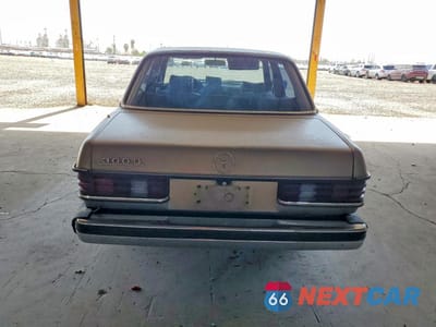Zdjęcie 6 z 12 samochodu: 1984 MERCEDES-BENZ 300 DT VIN:WDBAB33AXEA006277 - miniatura