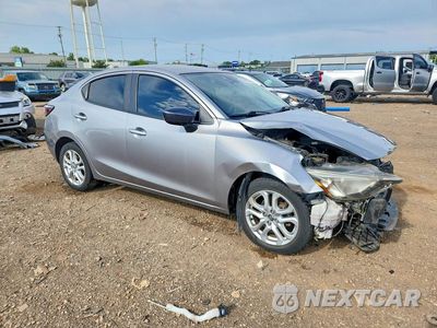 Czwarte zdjęcie samochodu z boku: 2016 SCION IA BASE VIN:3MYDLBZV5GY134068 - miniatura