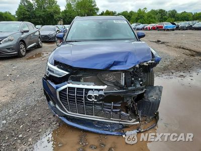 Piąte zdjęcie samochodu w środku: 2022 AUDI Q3 PREMIUM PLUS S LINE 45 VIN:WA1EECF38N1081027 - miniatura