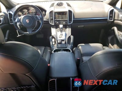 Zdjęcie 8 z 13 samochodu: 2014 PORSCHE CAYENNE VIN:WP1AF2A22ELA39515 - miniatura
