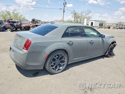 Trzecie zdjęcie samochodu z tyłu: 2019 CHRYSLER 300 TOURING VIN:2C3CCAAG3KH648389 - miniatura