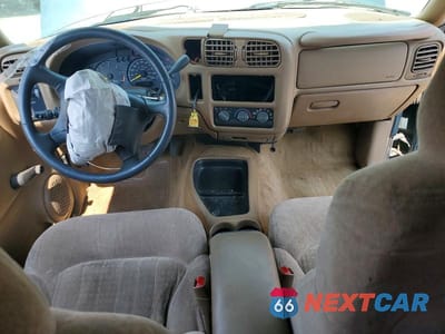 Zdjęcie 8 z 12 samochodu: 1998 CHEVROLET S TRUCK S10 VIN:1GCCS19X8W8236094 - miniatura