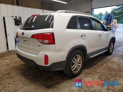 Trzecie zdjęcie samochodu z tyłu: 2014 KIA SORENTO LX VIN:5XYKTDA61EG500051 - miniatura